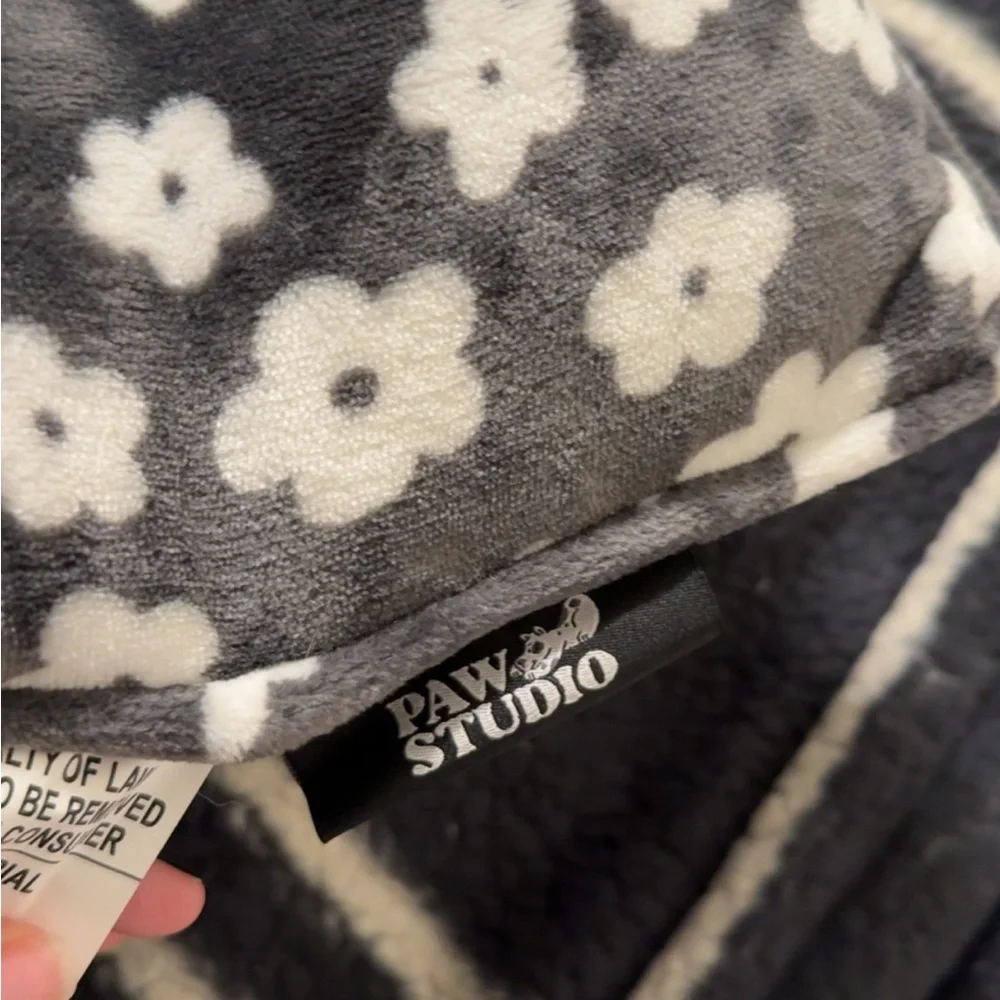 Floral Patterned cat bed